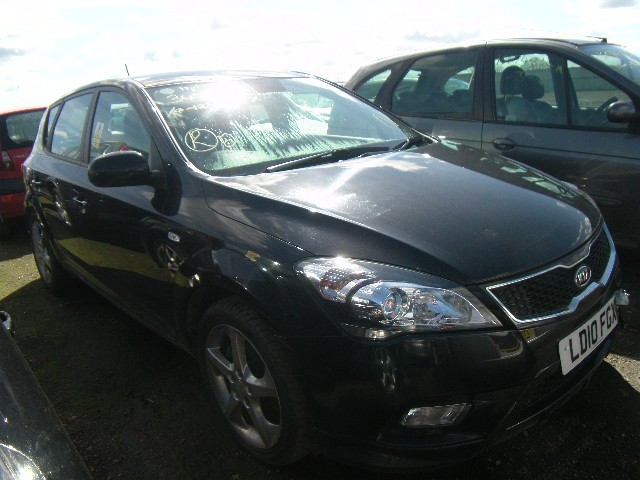 KIA CEED 3 1600 CC 5 SPEED MANUAL PETROL 5 DOOR HATCHBACK BREAKING SPARES NOT SALVAGE 2010