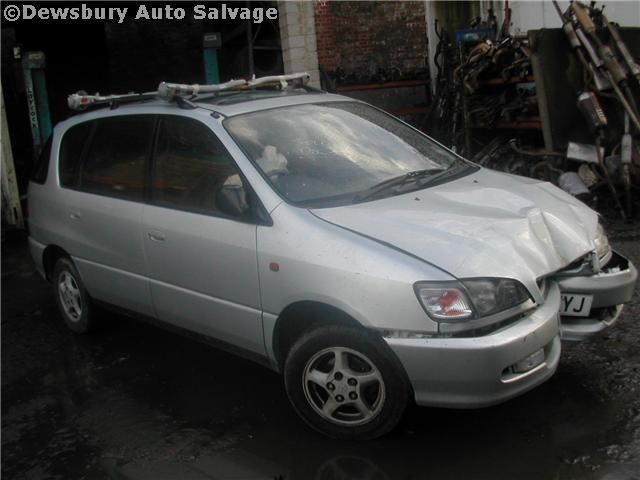TOYOTA PICNIC  2000 1999 GREEN Manual Petrol -