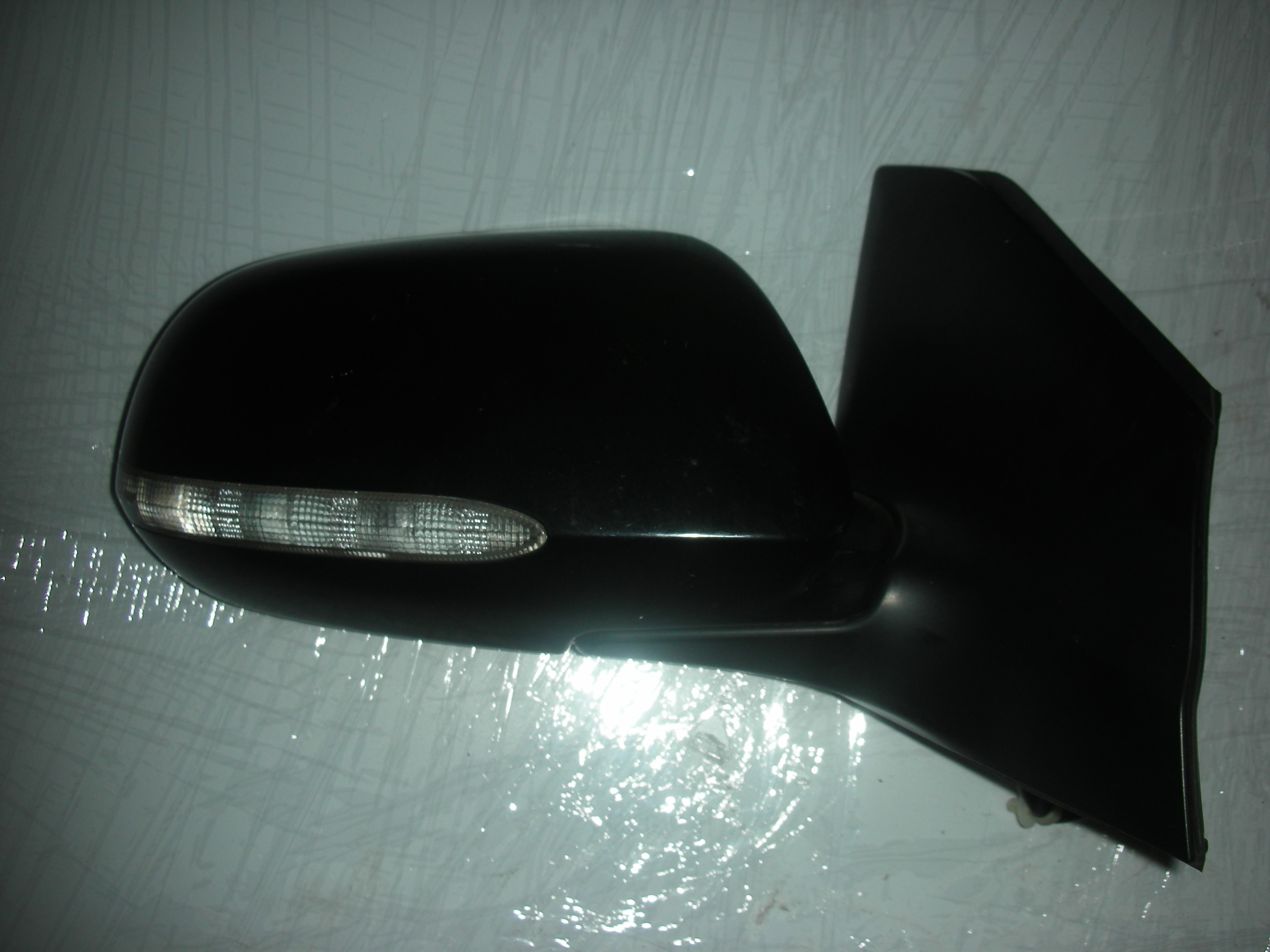 HONDA ACCORD 2000 CC DRIVER SIDE FRONT MIRROR INDICATOR TYPE 2003-2007.