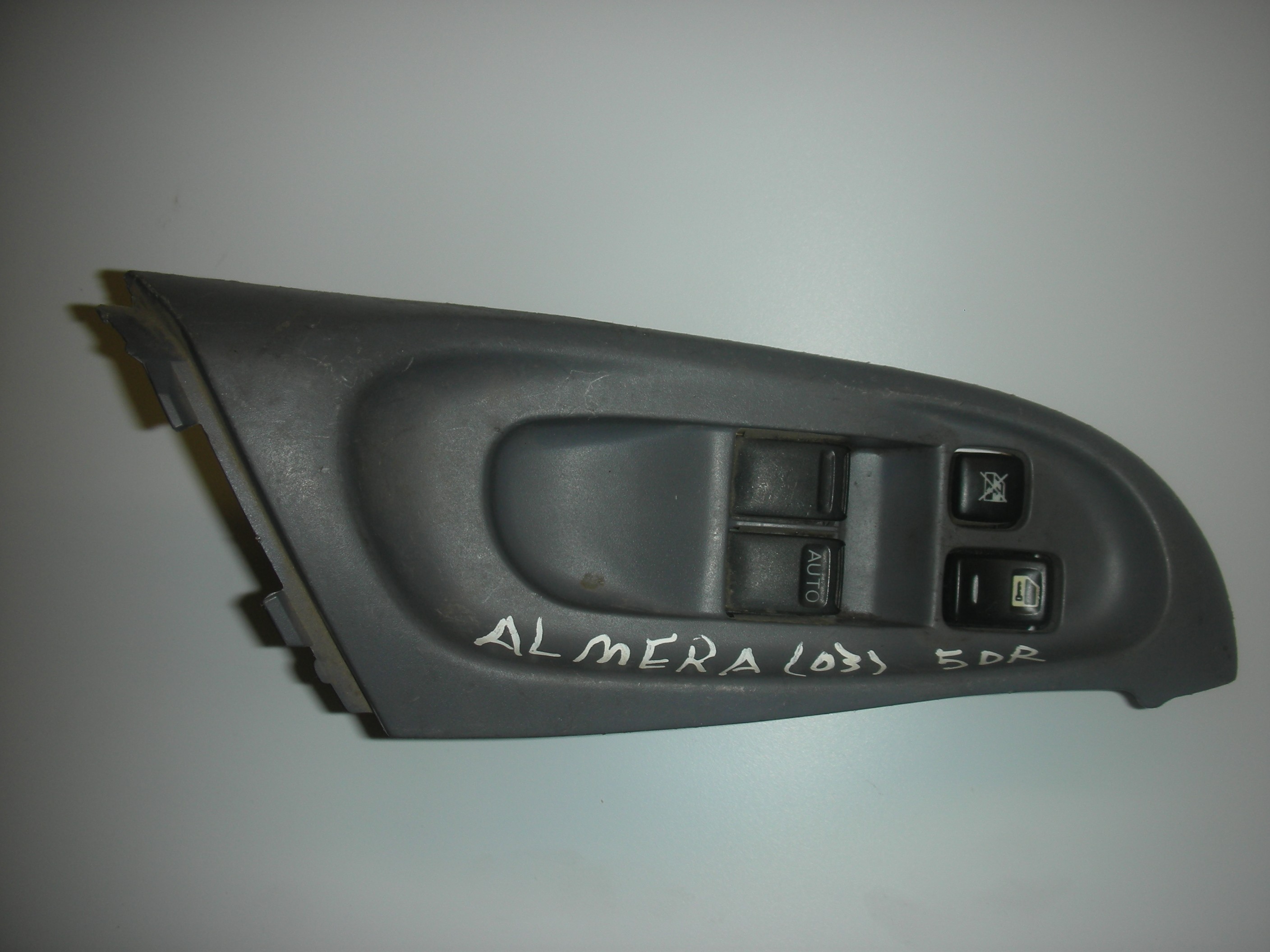 NISSAN ALMERA DRIVER SIDE FRONT WINDOW SWITCHES 2003-2005