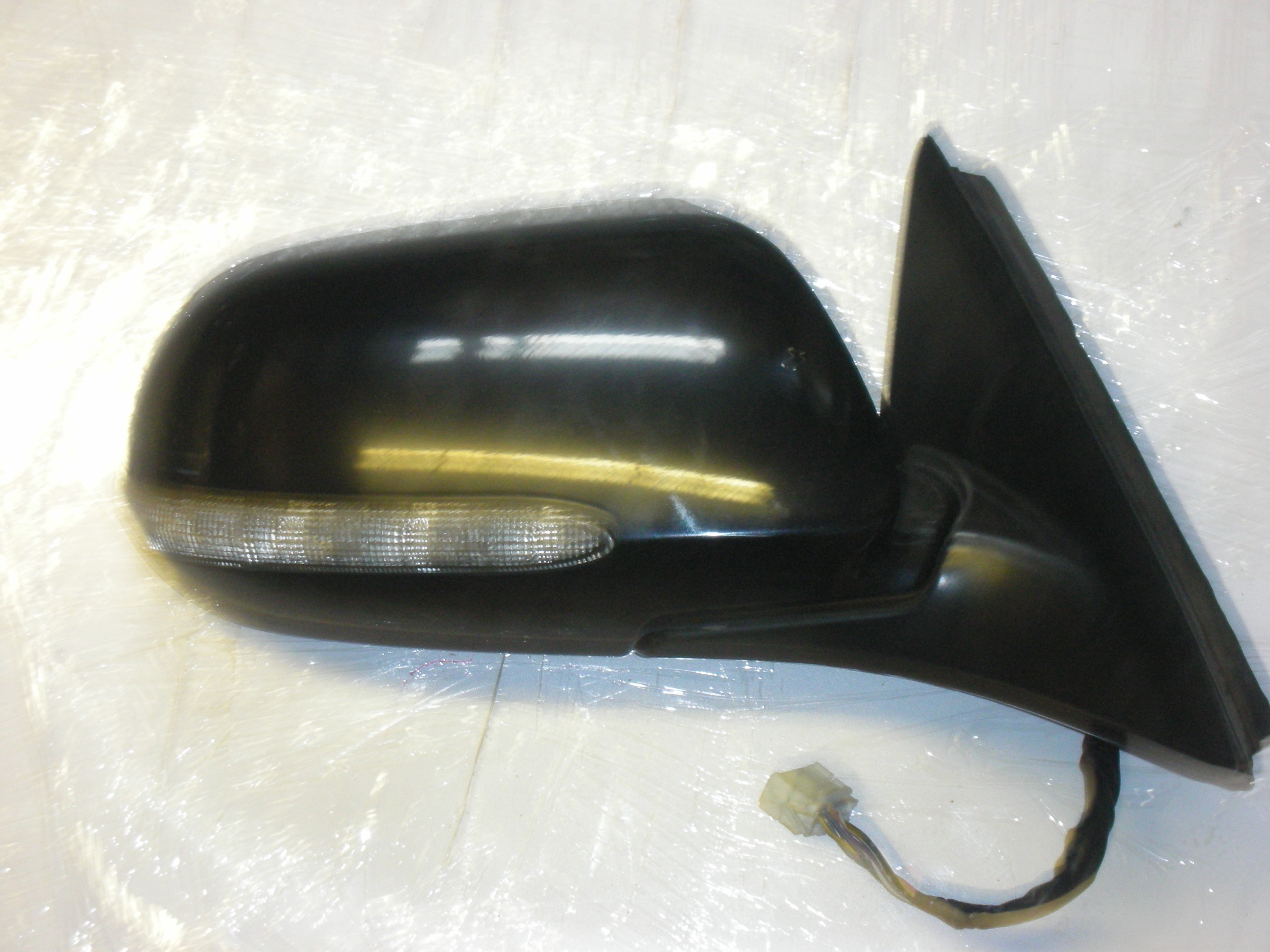 HONDA ACCORD DRIVER SIDE FRONT DOOR MIRROR INDICATOR TYPE 2003-2007.