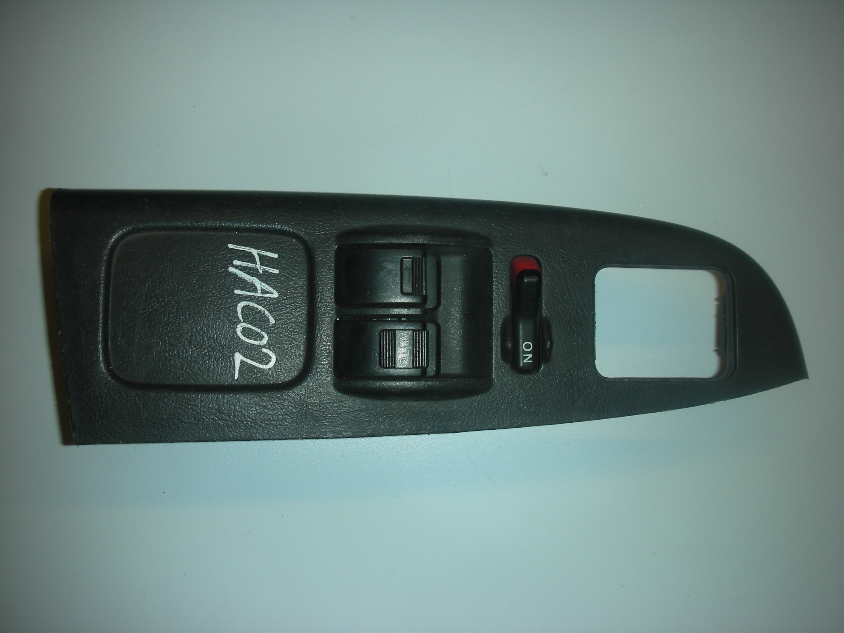 HONDA ACCORD DRIVER SIDE FRONT WINDOW SWITCHES 2004-2005.