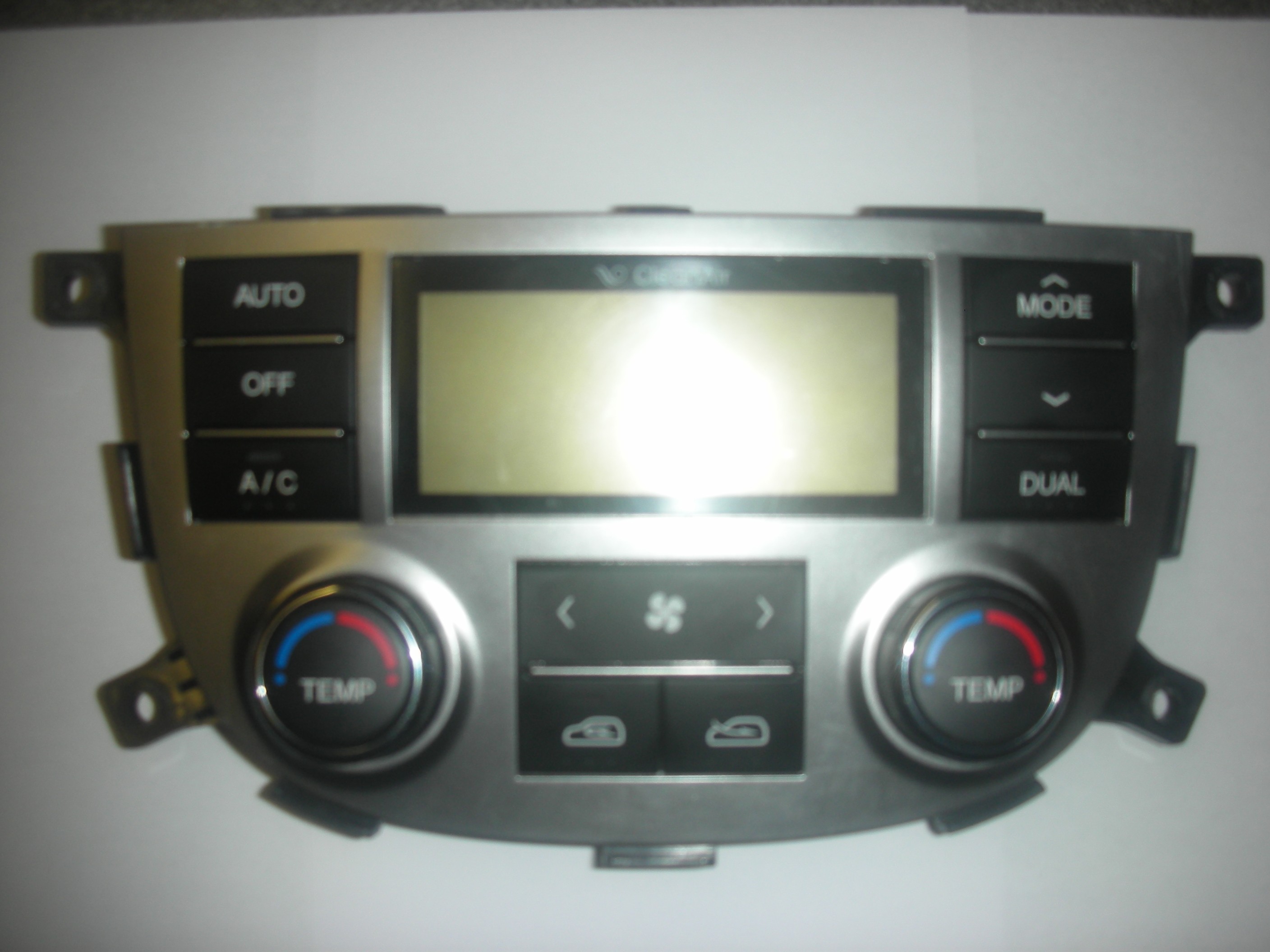 HYUNDAI SANTA FE SANTAFE HEATER CLIMATE CONTROL UNIT 2007-2011.