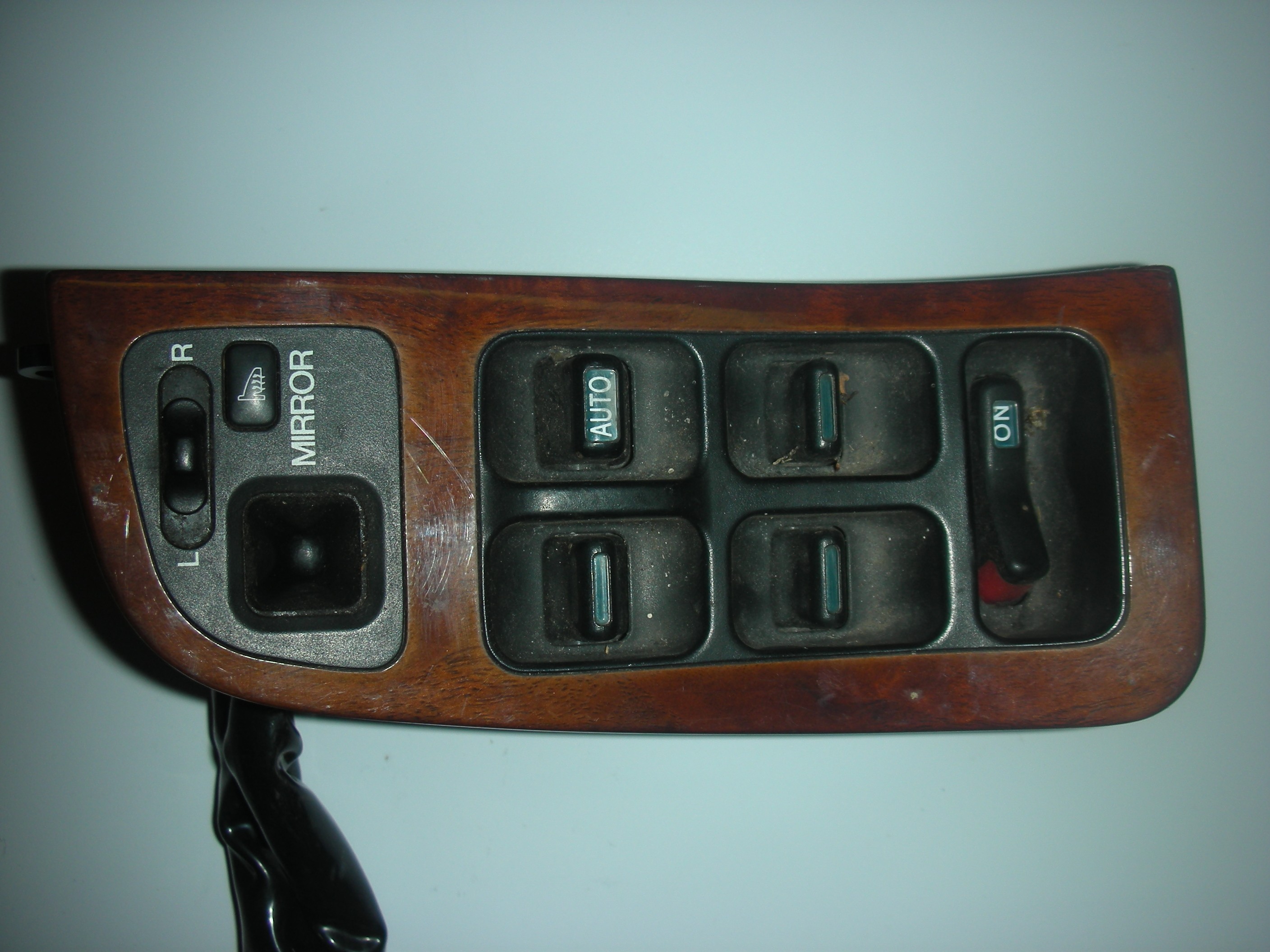 HONDA LEGEND DRIVER SIDE FRONT WINDOW SWITCHES 1993-1994.