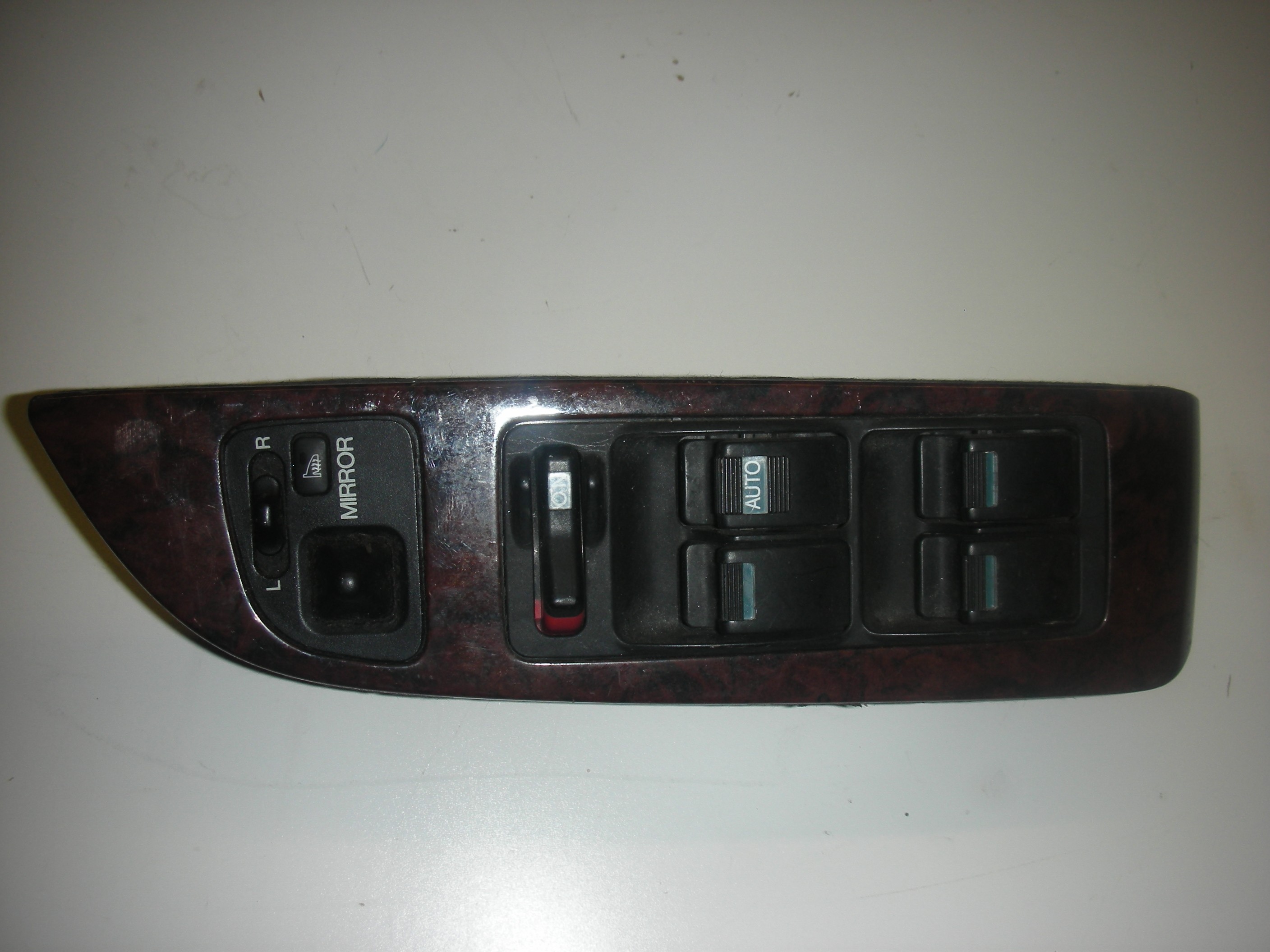 HONDA LEGEND DRIVER SIDE FRONT WINDOW SWITCHES 1997-1999.