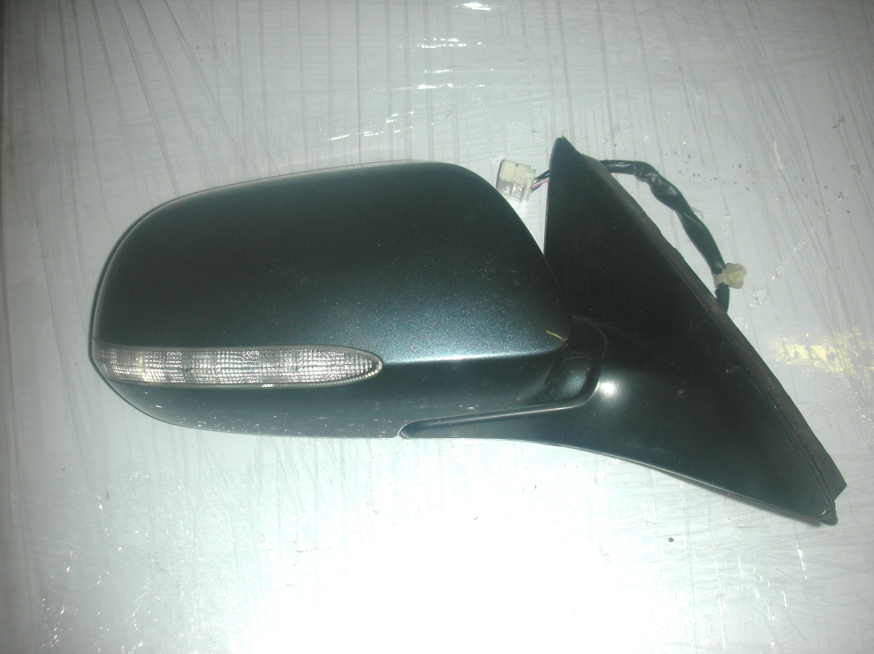 HONDA ACCORD 2000 CC DRIVER SIDE FRONT MIRROR INDICATOR TYPE 2003-2007.