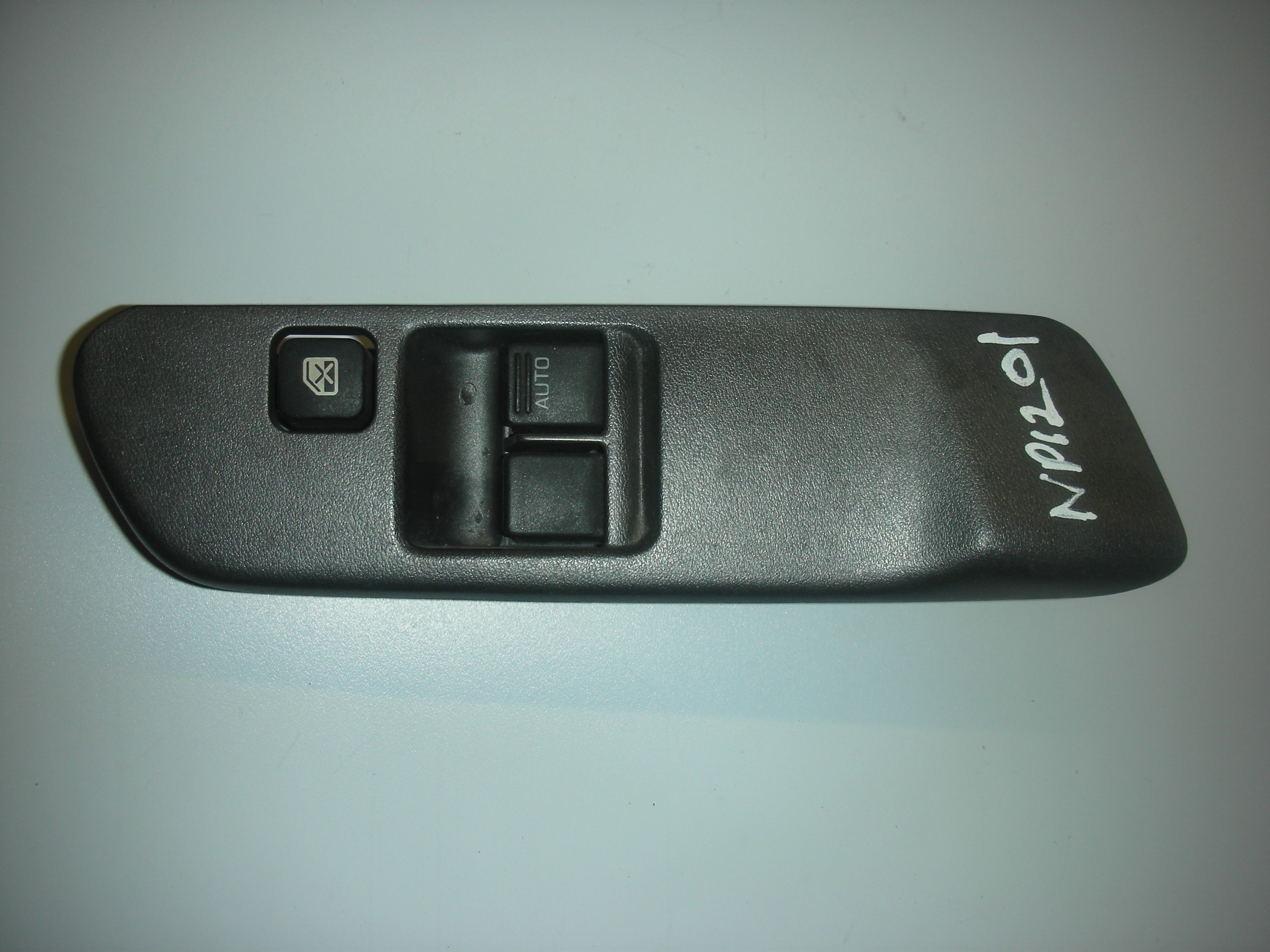 NISSAN P12 DRIVER SIDE FRONT WINDOW SWITCHES 2001-2002.