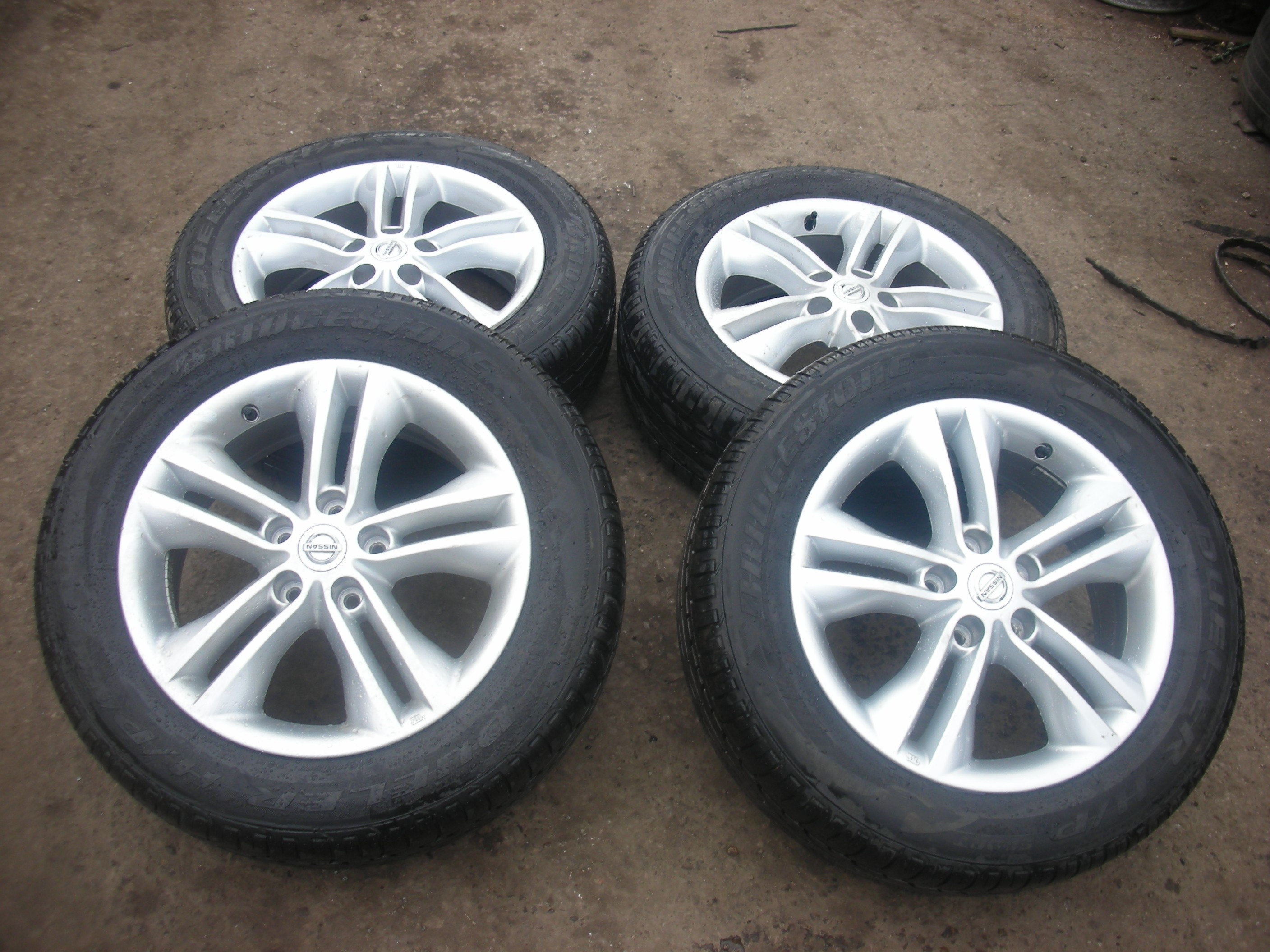 NISSAN QASHQAI 17" ALLOY WHEELS WITH TYRES 5 STUDS 2006-2012.