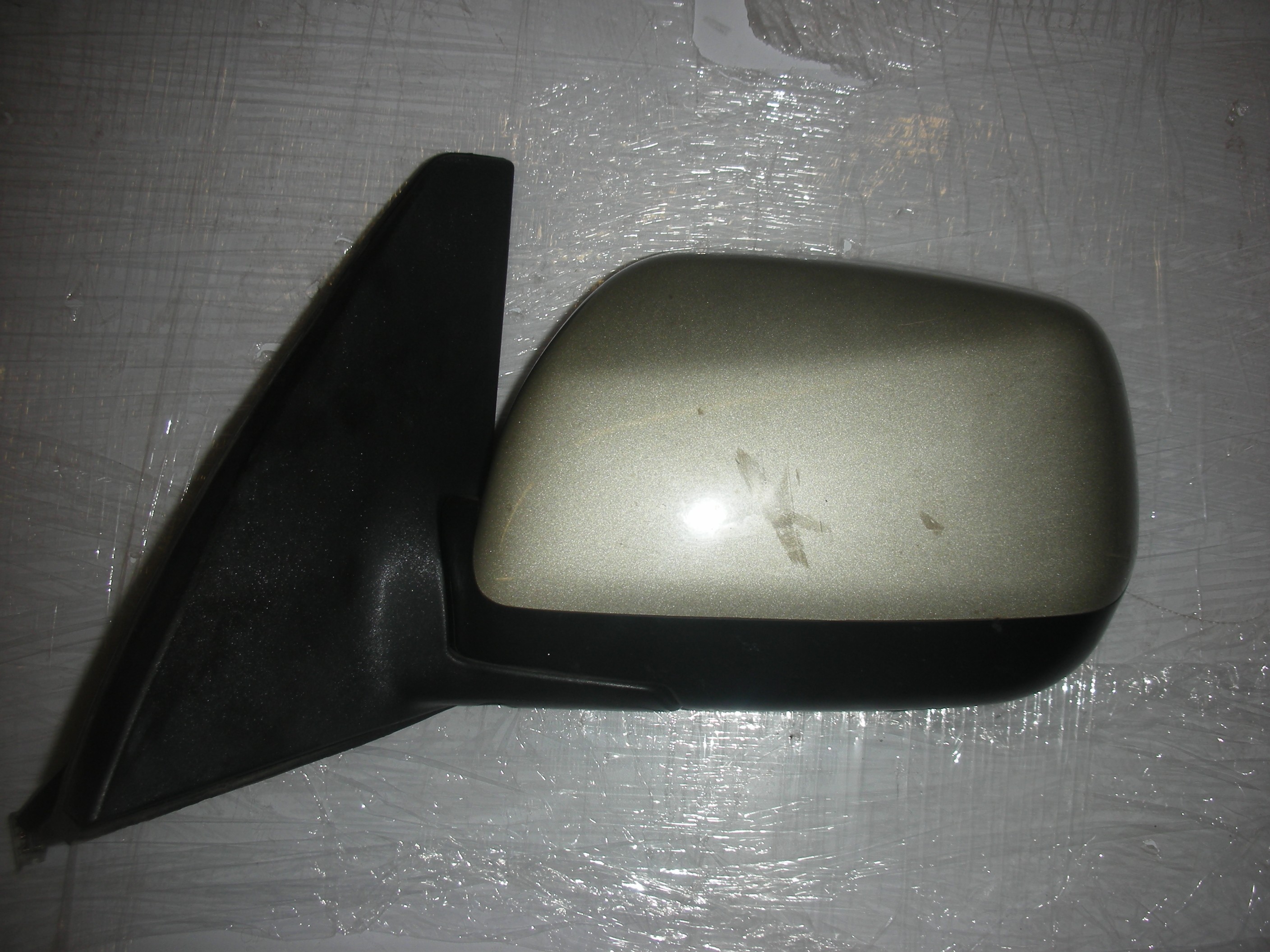 TOYOTA RAV-4 PASSENGER SIDE FRONT ELECTRIC DOOR MIRROR 2003-2006.