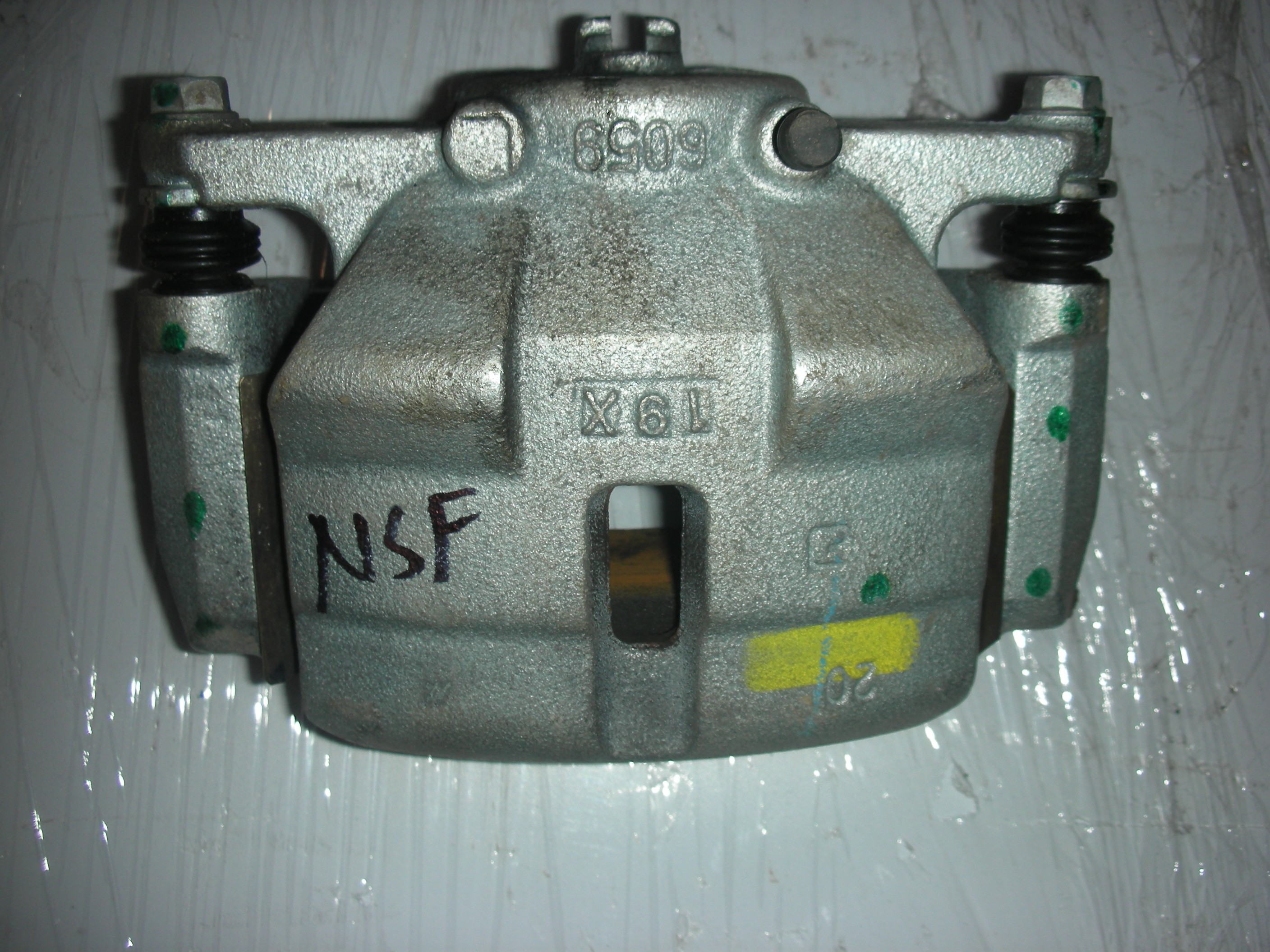 NISSAN QASHQAI DCI PASSENGER SIDE FRONT BRAKE CALIPER 2007-2011.