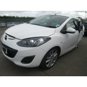 MAZDA 2 1300 CC TAMURA WHITE PETROL 5 DOOR HATCHBACK BREAKING SPARES PARTS 2013