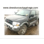 MITSUBISHI SHOGUN D-iD 3200 CC  ESTATE 2001 BREAKING SPARES NOT SALVAGE