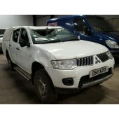 MITSUBISHI L200 4 LIFE  DID PICKUP 2500 CC WHITE DIESEL 5 SPEED MANUAL 2011